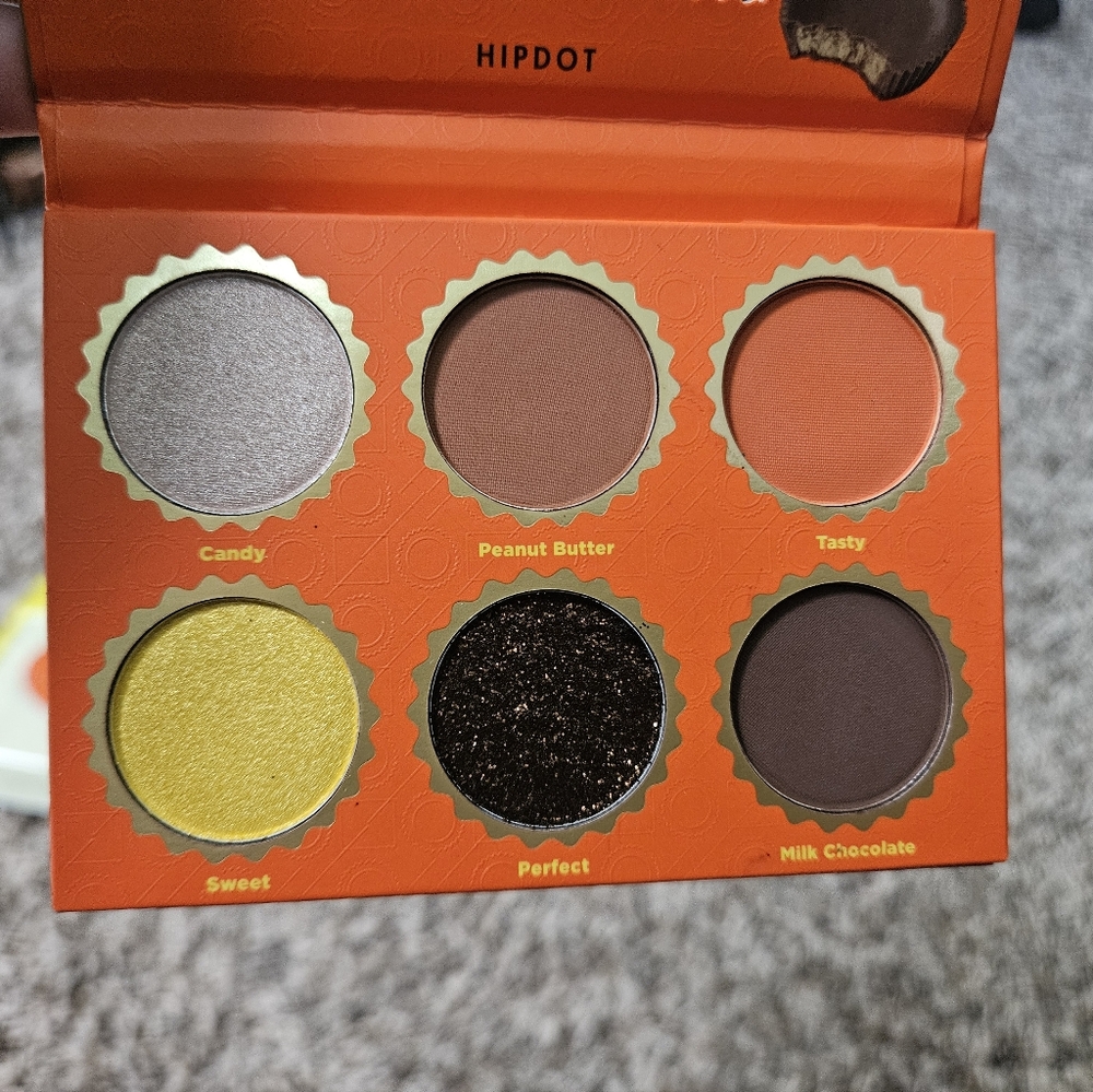 NEW Hipdot Reese's Makeup Set - Picture 6 of 9